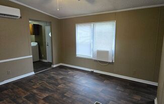 2 beds, 1 bath, $825