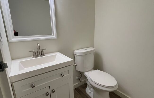 2 beds, 1.5 baths, 950 sqft, $1,545, Unit 250W