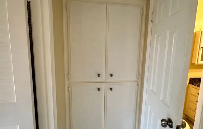UPSTAIRS 1 BEDROOM CONDO FOR LEASE- GATED COMMUNITY