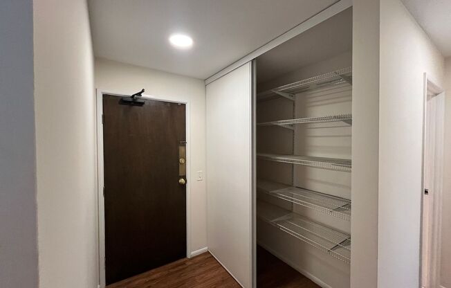 1 bed, 1 bath, 812 sqft, $1,250, Unit 101-213