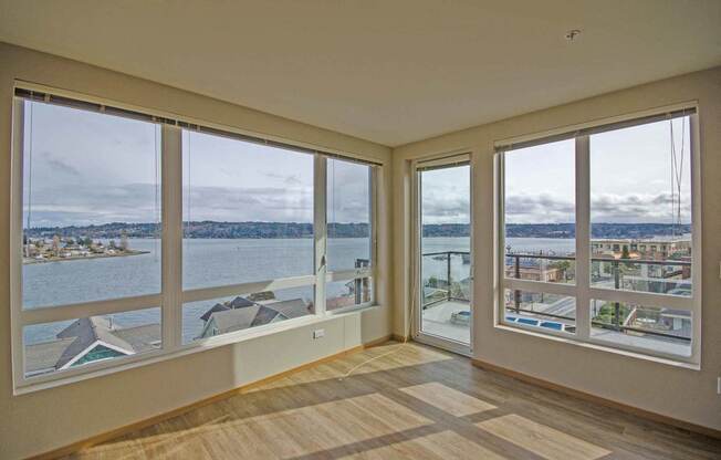 Spacious Living Room at Spyglass Hill Apartments, Bremerton, 98337