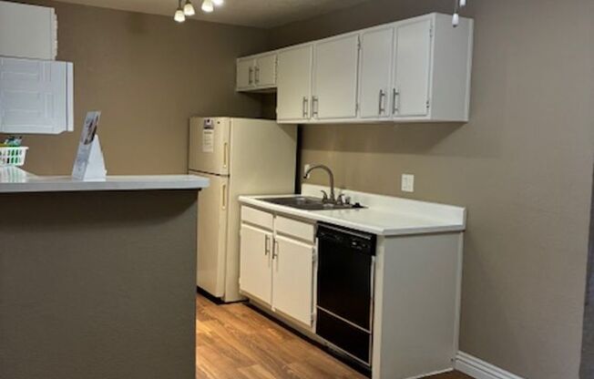 2 beds, 2 baths, 997 sqft, $1,500, Unit MA 122