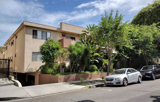 Mernat Apartments