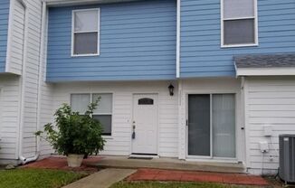 2 Bedroom 1.5 Bath within miles to Jax Beach