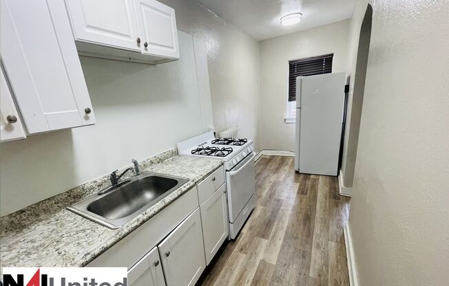 Studio, 1 bath, 390 sqft, $650, Unit Unit 305