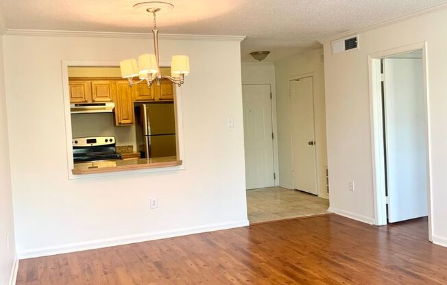 1 BD/1 BA Condo located in Vieux Carre on Government St. - Gated Community