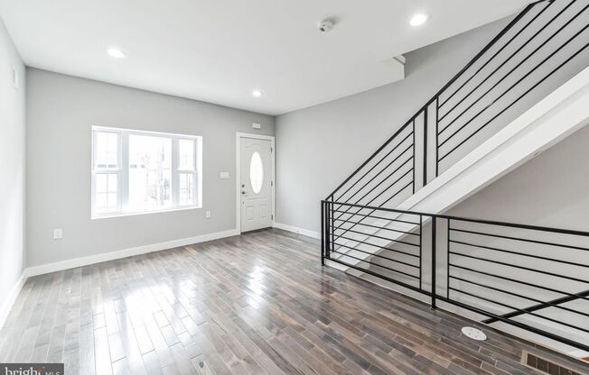 Excellent Port Richmond 3BR with Finished Basement & Patio