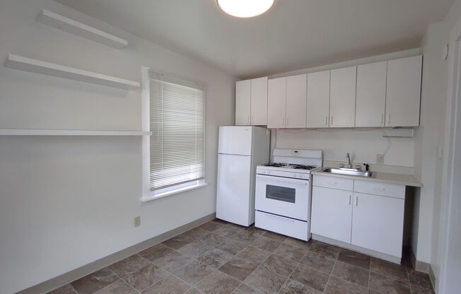 Studio, 1 bath, 575 sqft, $1,075