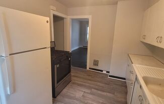 2 beds, 1 bath, 900 sqft, $900