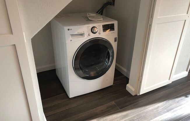 2 beds, 1.5 baths, 1,000 sqft, $3,750, Unit 23