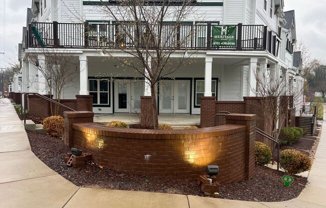 2 beds, 2 baths, 940 sqft, $2,900, Unit Heritage East- Unit 101