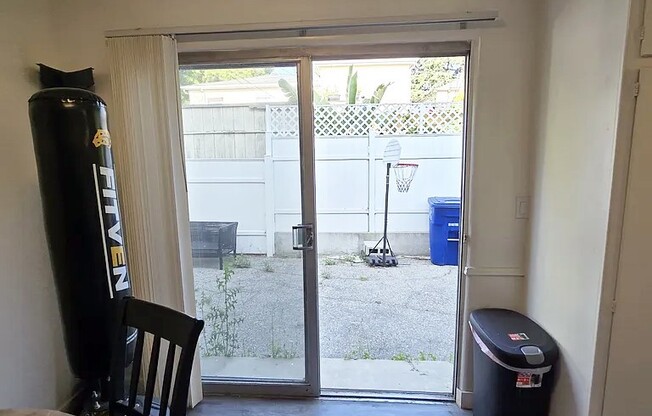 1132 S. HOLT AVE.