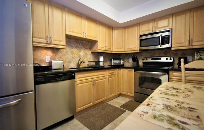 3 beds, 2 baths, $3,500, Unit # 102