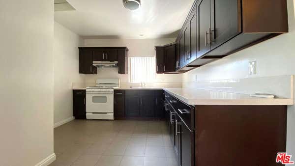 3 beds, 2 baths, $3,100, Unit 3/4