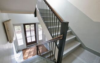 Calhoun Beach Apartments