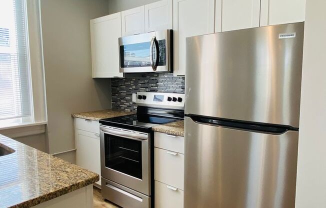 1 bed, 1 bath, $1,595, Unit Apt. A