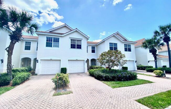 ** STRATFORD PLACE ** 3 BED 2 BATH ** ANNUAL ** TOWNHOUSE ** NAPLES