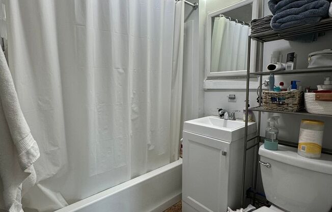 Studio, 1 bath, $1,950, Unit 10 Brooks Park #14