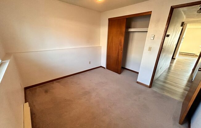 2 beds, 1 bath, $1,100, Unit 2331