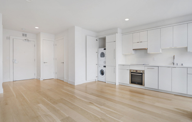 Studio, 1 bath, 384 sqft, $2,095, Unit 56