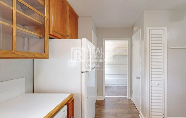 3 beds, 1 bath, $1,300