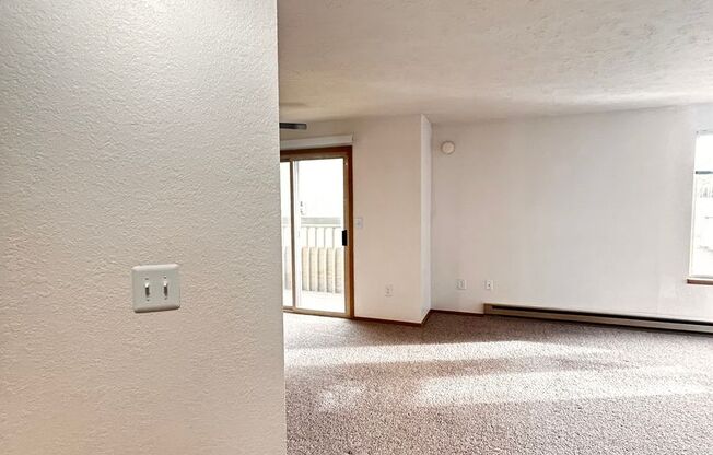 1 bed, 1 bath, 660 sqft, $1,250, Unit H - 074