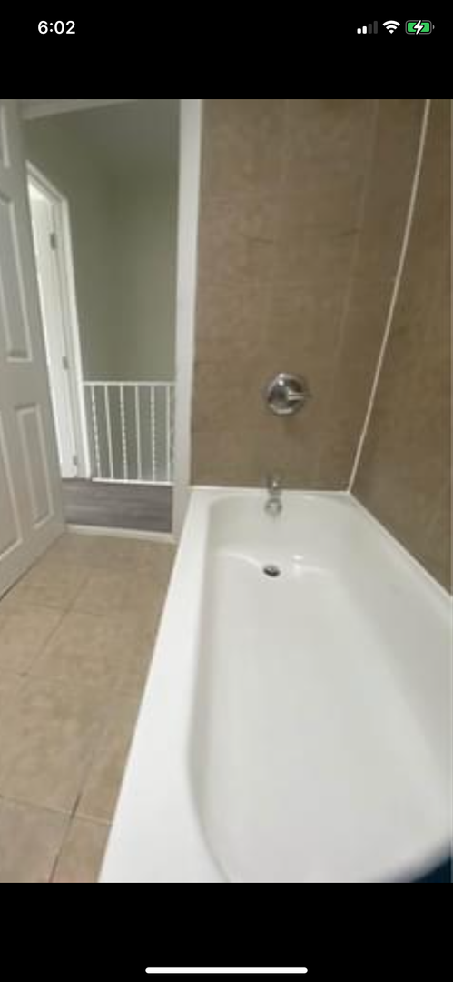 3 beds, 1 bath, $1,200