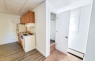 1 bed, 1 bath, $625, Unit 202