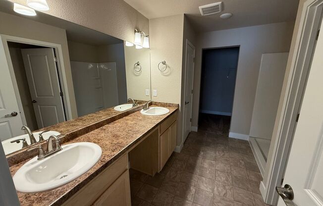 3 beds, 2.5 baths, $2,095, Unit # 2