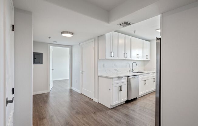 2 beds, 2 baths, 1,100 sqft, $2,799, Unit 401 R