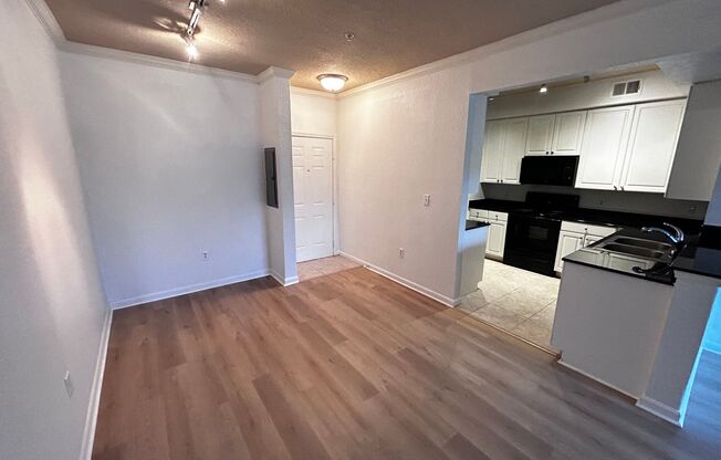 2 beds, 2 baths, $1,495, Unit 9331