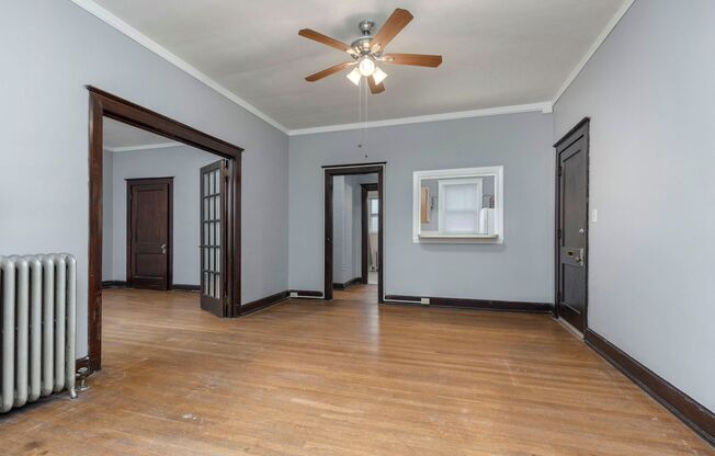 2 beds, 1 bath, $1,100, Unit #41