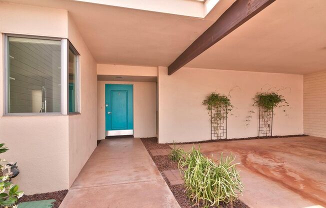 Nice Scottsdale Townhouse 2 bed 2 bath!