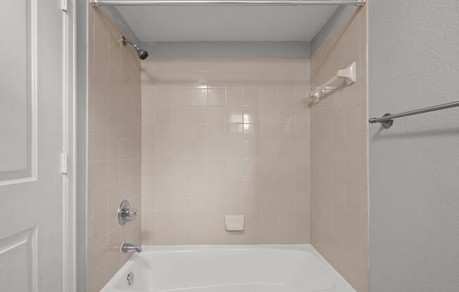 Studio, 1 bath, 648 sqft, $999, Unit #35