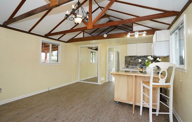 Updated Napa Studio on Large Private Lot