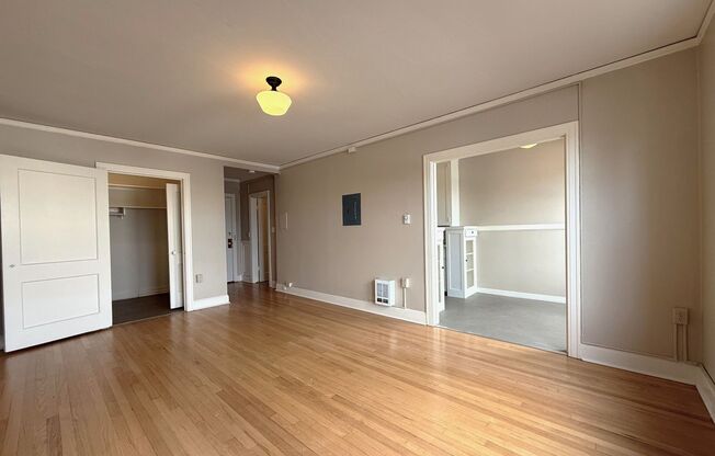 Studio, 1 bath, 460 sqft, $1,425, Unit 105