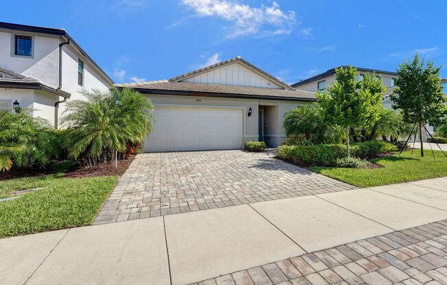 Gorgeous Modern 4 bedroom 2 bath in Lauderdale Lakes