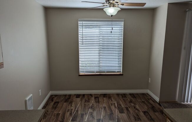 2 beds, 2 baths, 950 sqft, $1,350, Unit 24