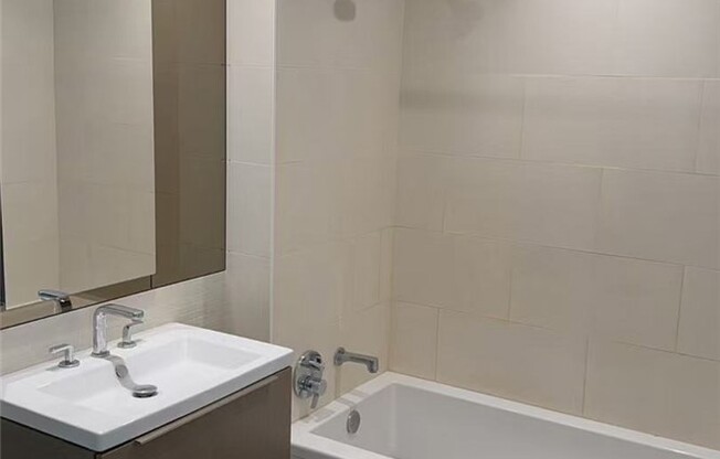 1 bed, 1.5 baths, 920 sqft, $3,500, Unit 1703