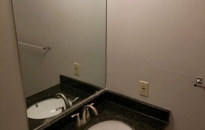 2 beds, 1 bath, 975 sqft, $1,575, Unit 209