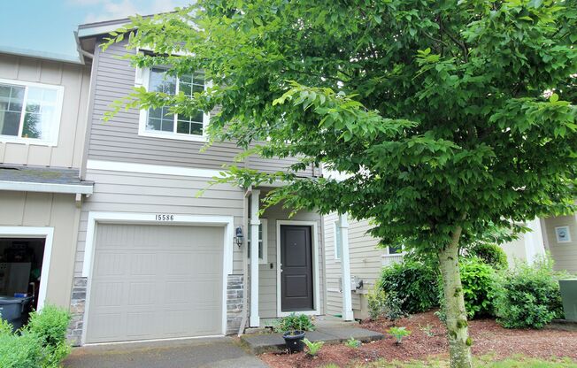 3 Bedroom Luxury Townhouse in Beautiful Happy Valley