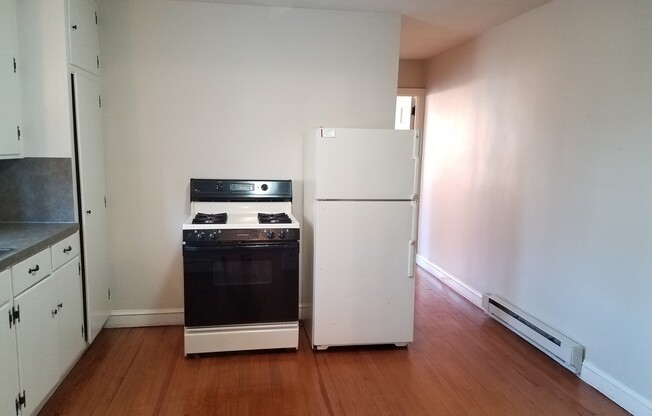 1 bed, 1 bath, $1,025, Unit Apt. #8