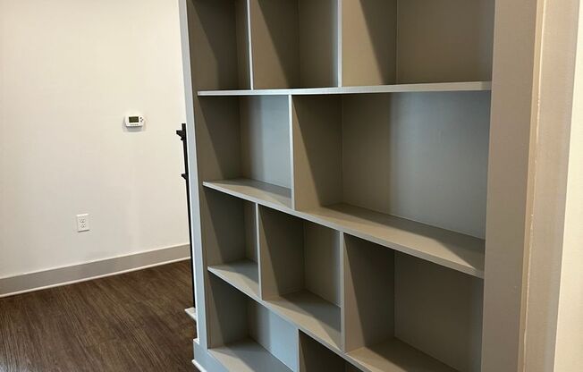2 beds, 2.5 baths, 1,620 sqft, $3,000