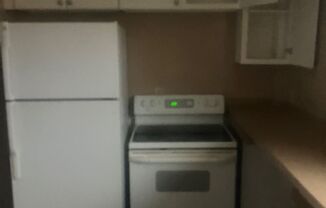 2 beds, 1 bath, 750 sqft, $800, Unit Unit 6