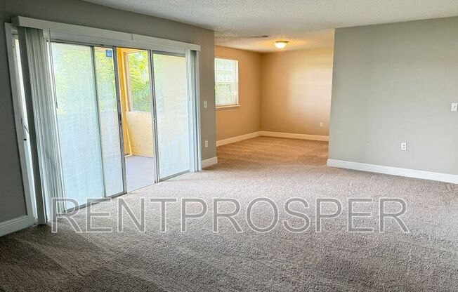 4022 VERSAILLES DR