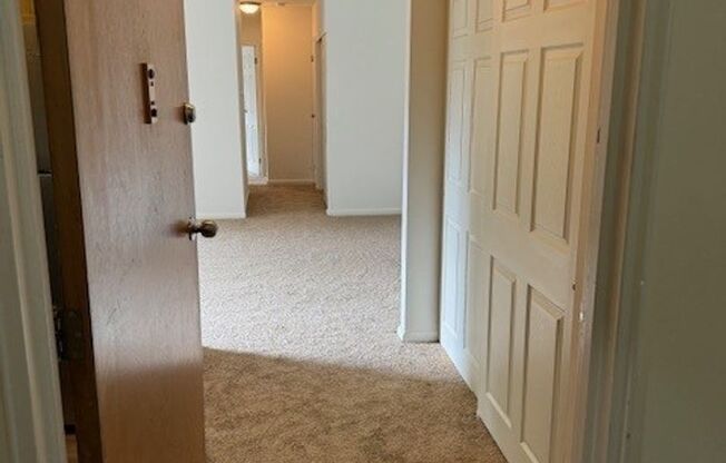 2 beds, 1 bath, 931 sqft, $1,620, Unit 00 - P- 3