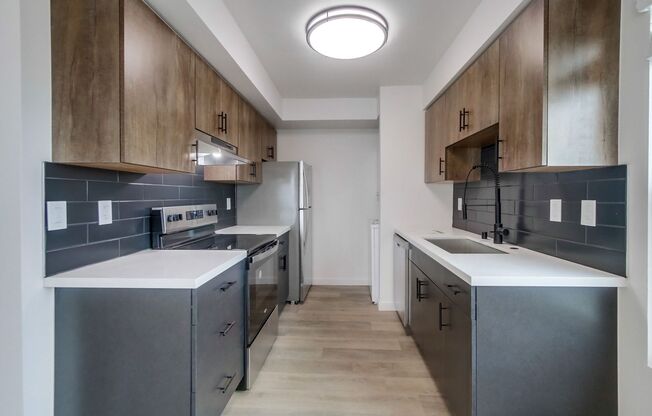 2 beds, 2 baths, 870 sqft, $2,995, Unit 4820-9