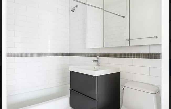 2 beds, 2 baths, 1,300 sqft, $7,695, Unit 3D