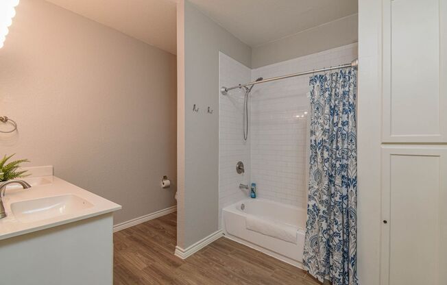 2 beds, 1 bath, $1,750