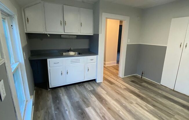 2 beds, 1 bath, $800